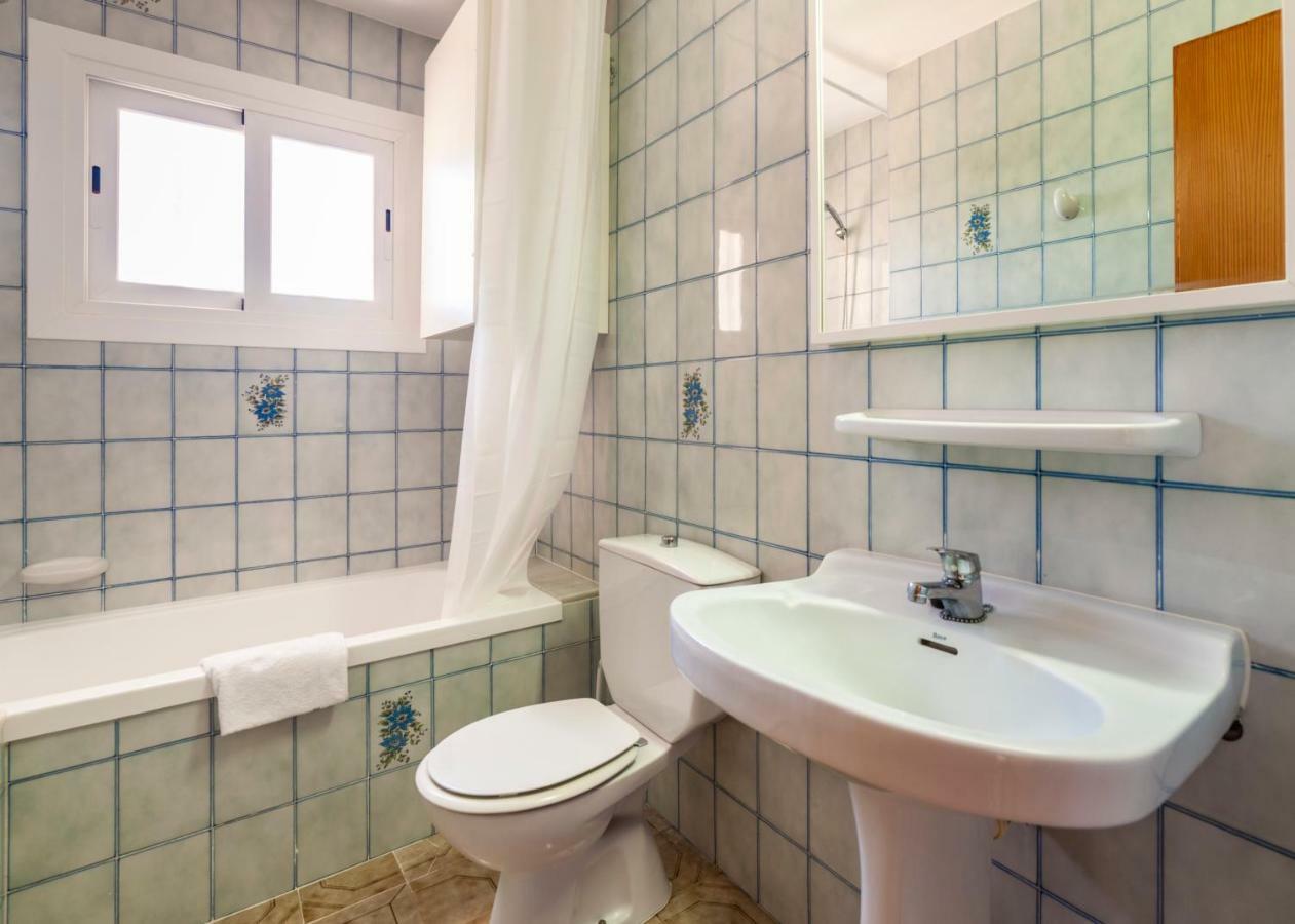 Apartamentos Charlys Can Picafort Кан Пикафорт Экстерьер фото