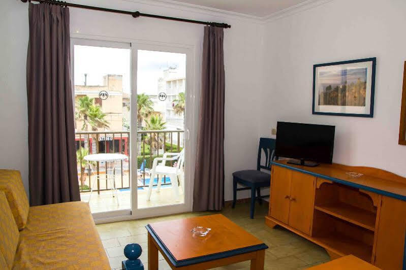 Apartamentos Charlys Can Picafort Кан Пикафорт Экстерьер фото