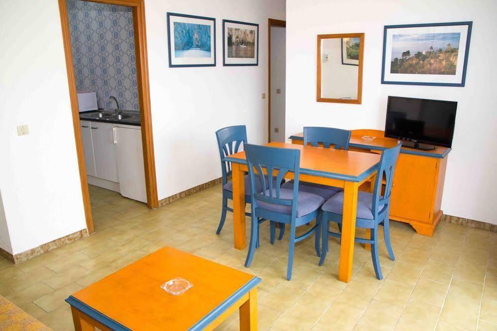 Apartamentos Charlys Can Picafort Кан Пикафорт Экстерьер фото