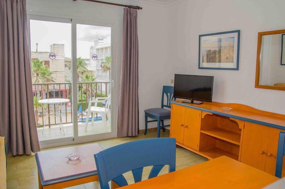 Apartamentos Charlys Can Picafort Кан Пикафорт Экстерьер фото