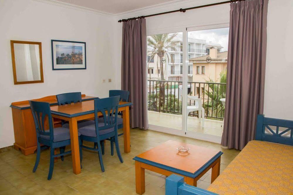Apartamentos Charlys Can Picafort Кан Пикафорт Экстерьер фото